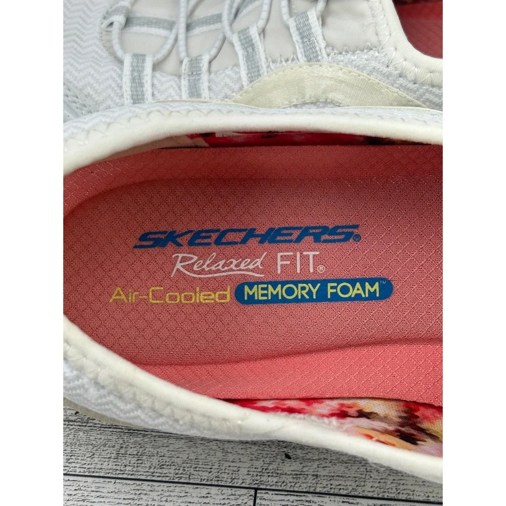 Skechers Relaxed Fit White Memory Foam Slip On Sneakers Shoes‎ Women Sz 10 23030